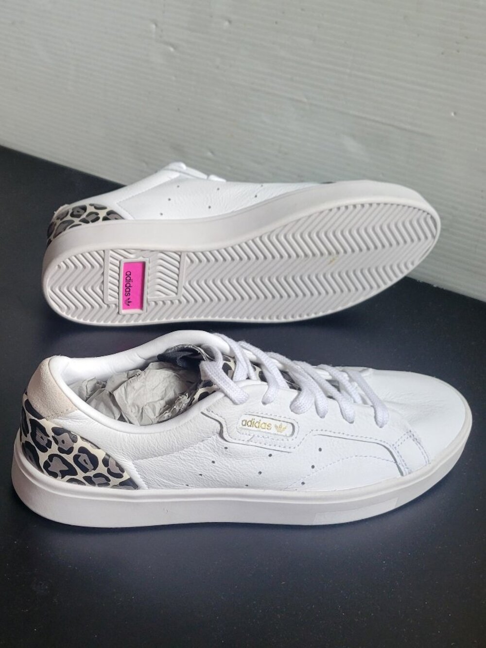 Adidas LEATHER Leopard Print Women's 7 Stylish Sneakers Sleek Casual Shoes White
